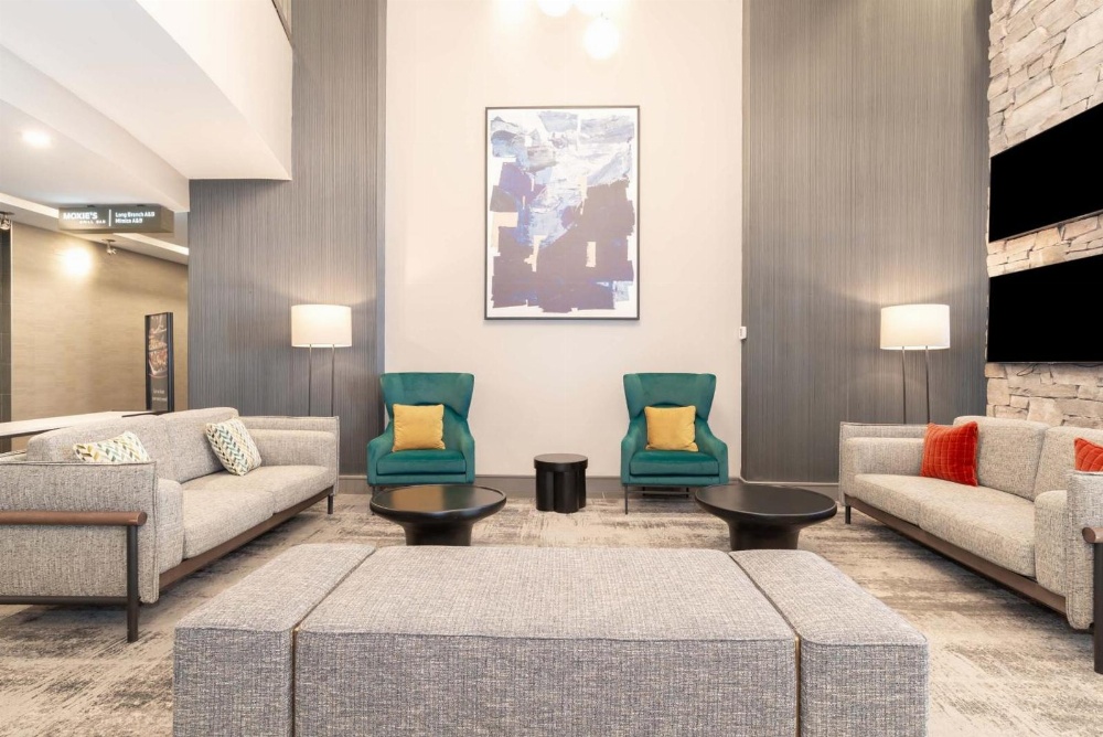 Sandman Signature Toronto Airport Hotel