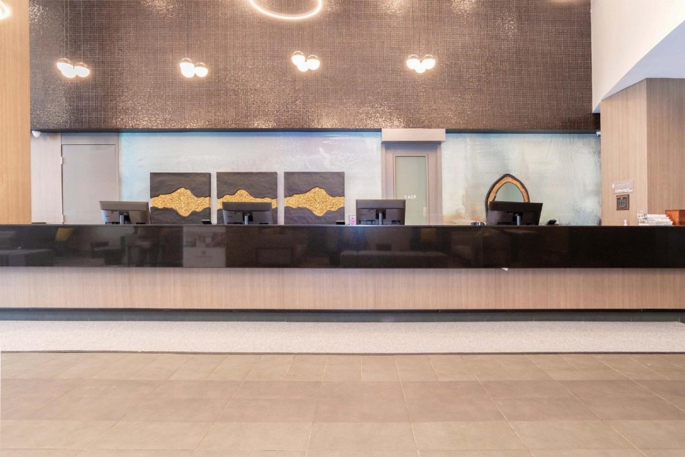 Sandman Signature Toronto Airport Hotel Main image